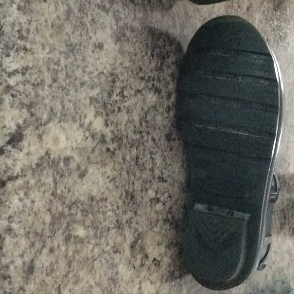 Dark green kids hunter rain boots. - Picture 2 of 3